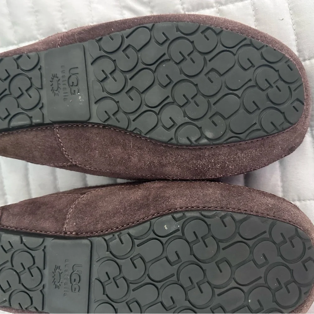 UGG Unisex-Child Ascot Slipper